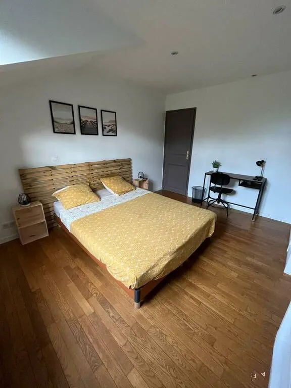Location Villeneuve-le-Roi Chambre 68a2d10c56652