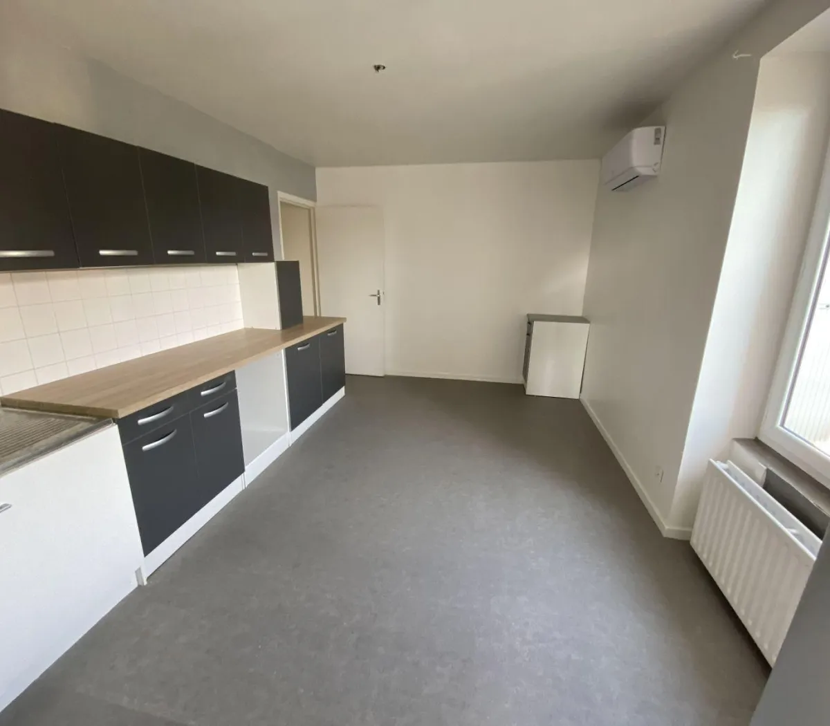 Location Le Chambon-Feugerolles Appartement 68ac097769f9