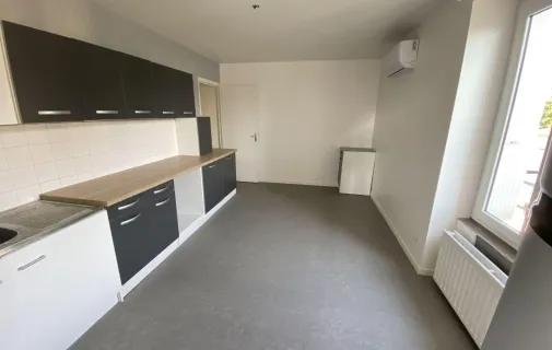 Location Le Chambon-Feugerolles Appartement 68ac097769f9