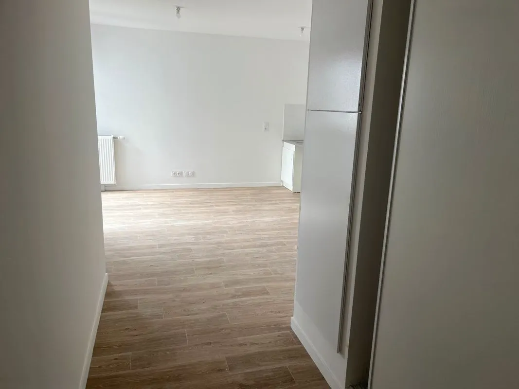 Location Bobigny Appartement 68b83a285986