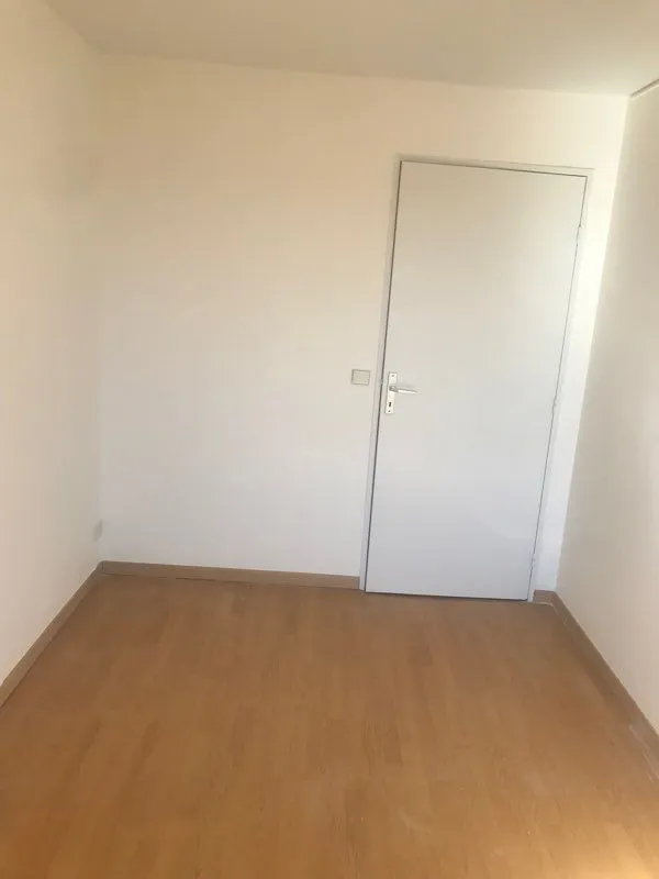 Location Épinay-sur-Seine Appartement 68bef4ca01db2