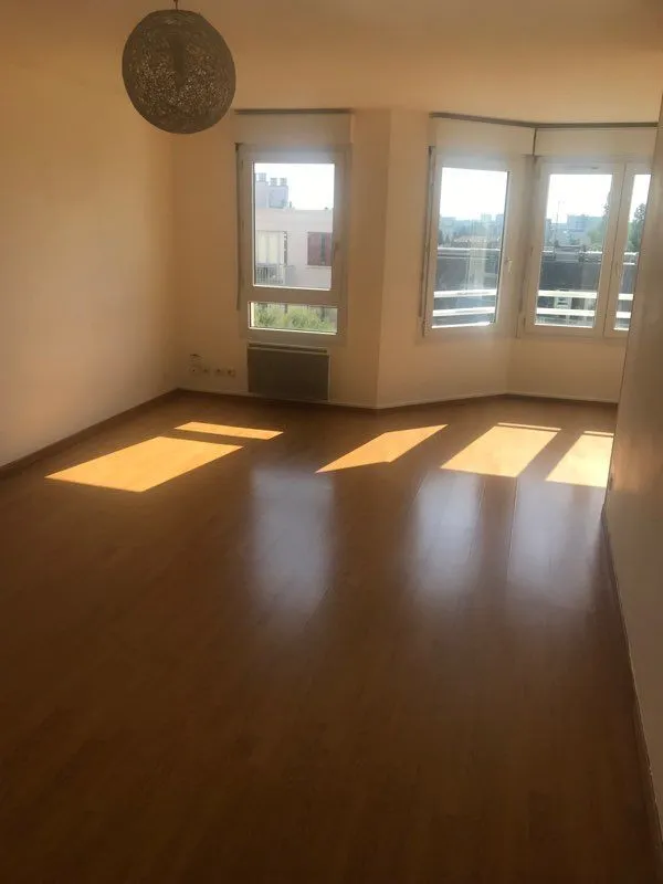 Location Épinay-sur-Seine Appartement 68bef4ca01db1