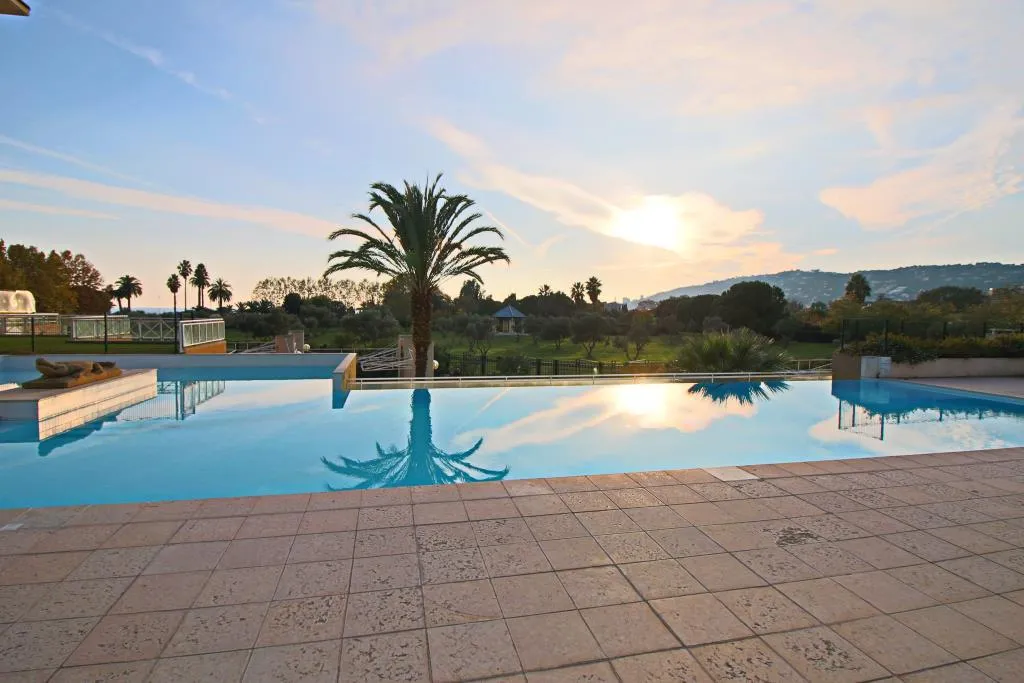 Location Antibes Appartement 68c013f27872