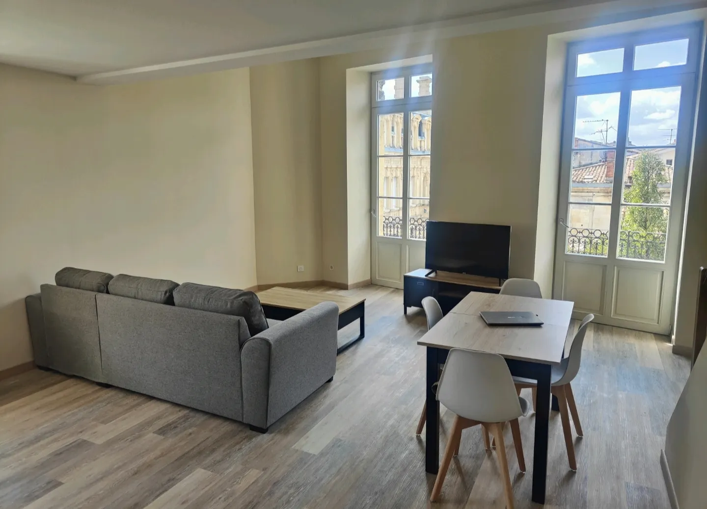 Location Bordeaux Appartement 68d39ec7b505