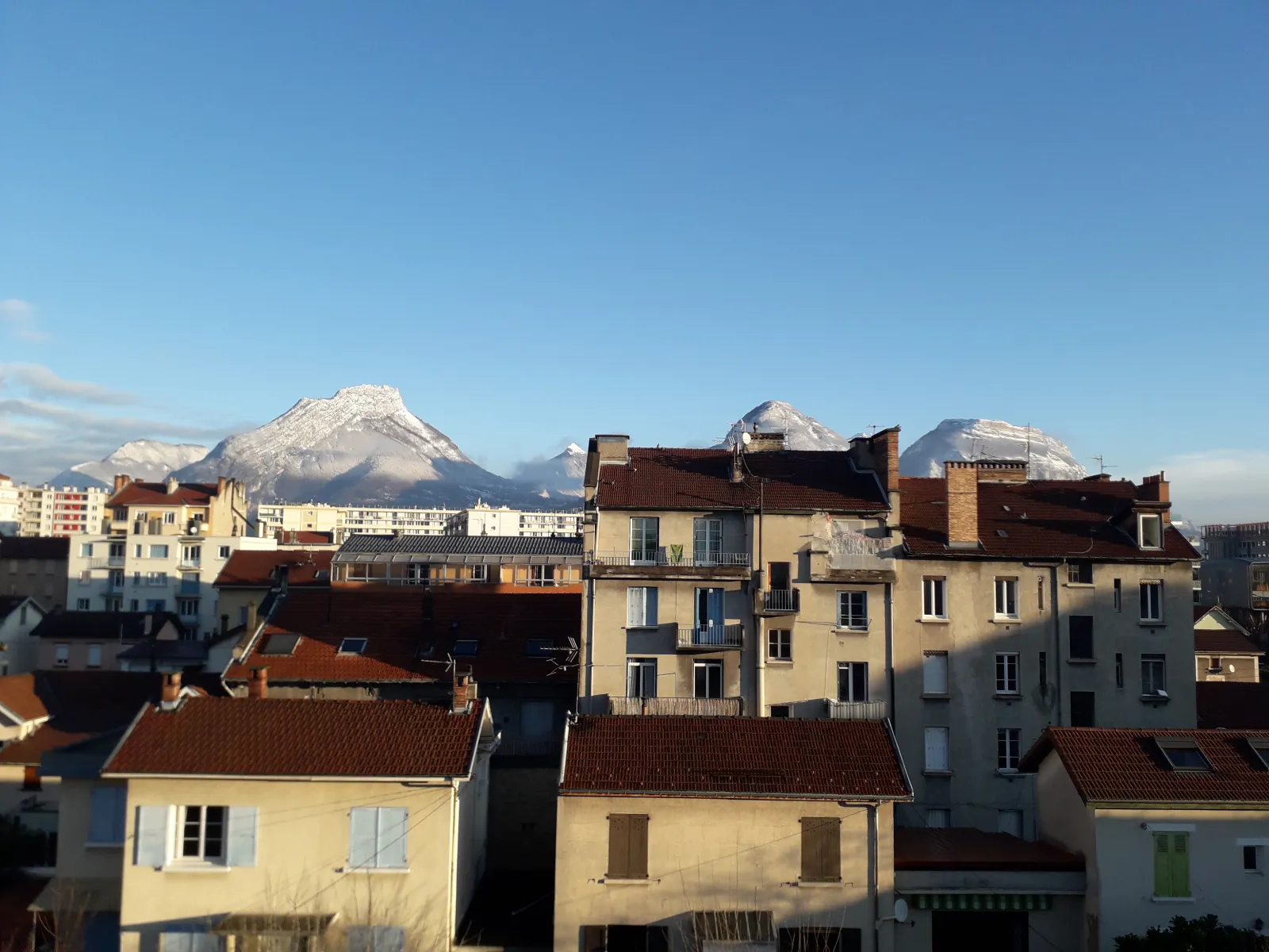 Location Grenoble Appartement 68da465593106