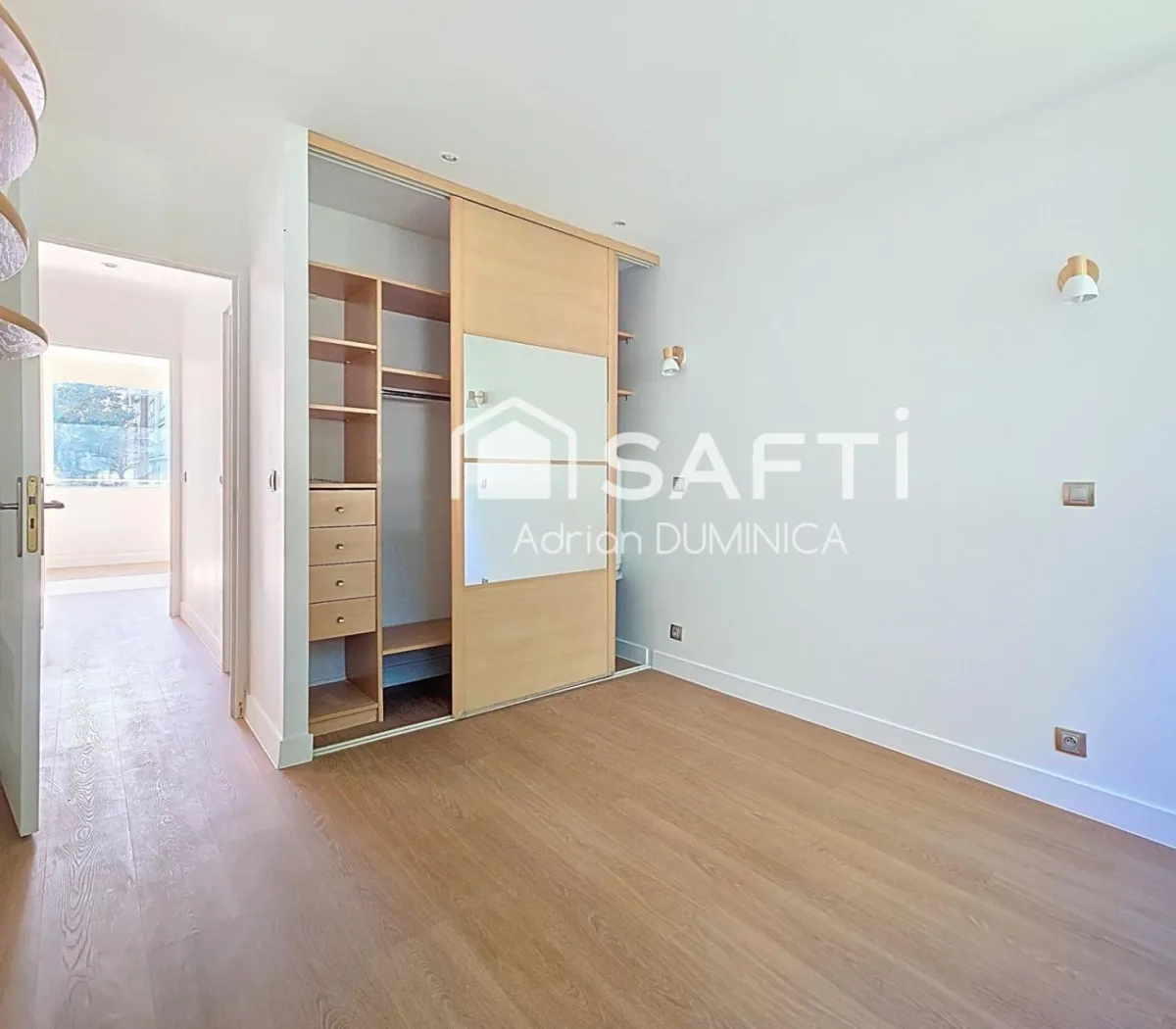 Location Vélizy-Villacoublay Appartement 68e8d82ab75b