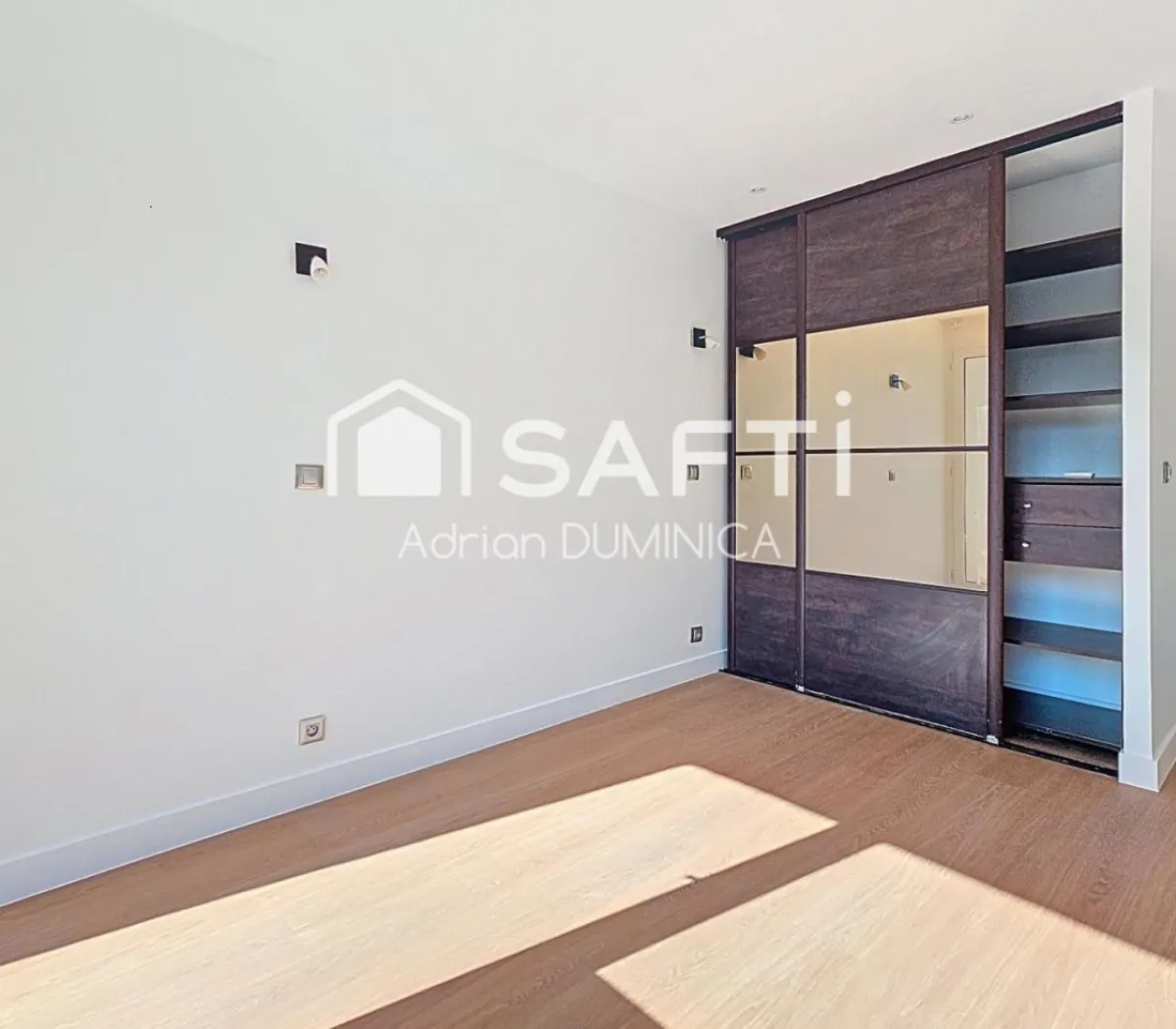 Location Vélizy-Villacoublay Appartement 68e8d82ab75b