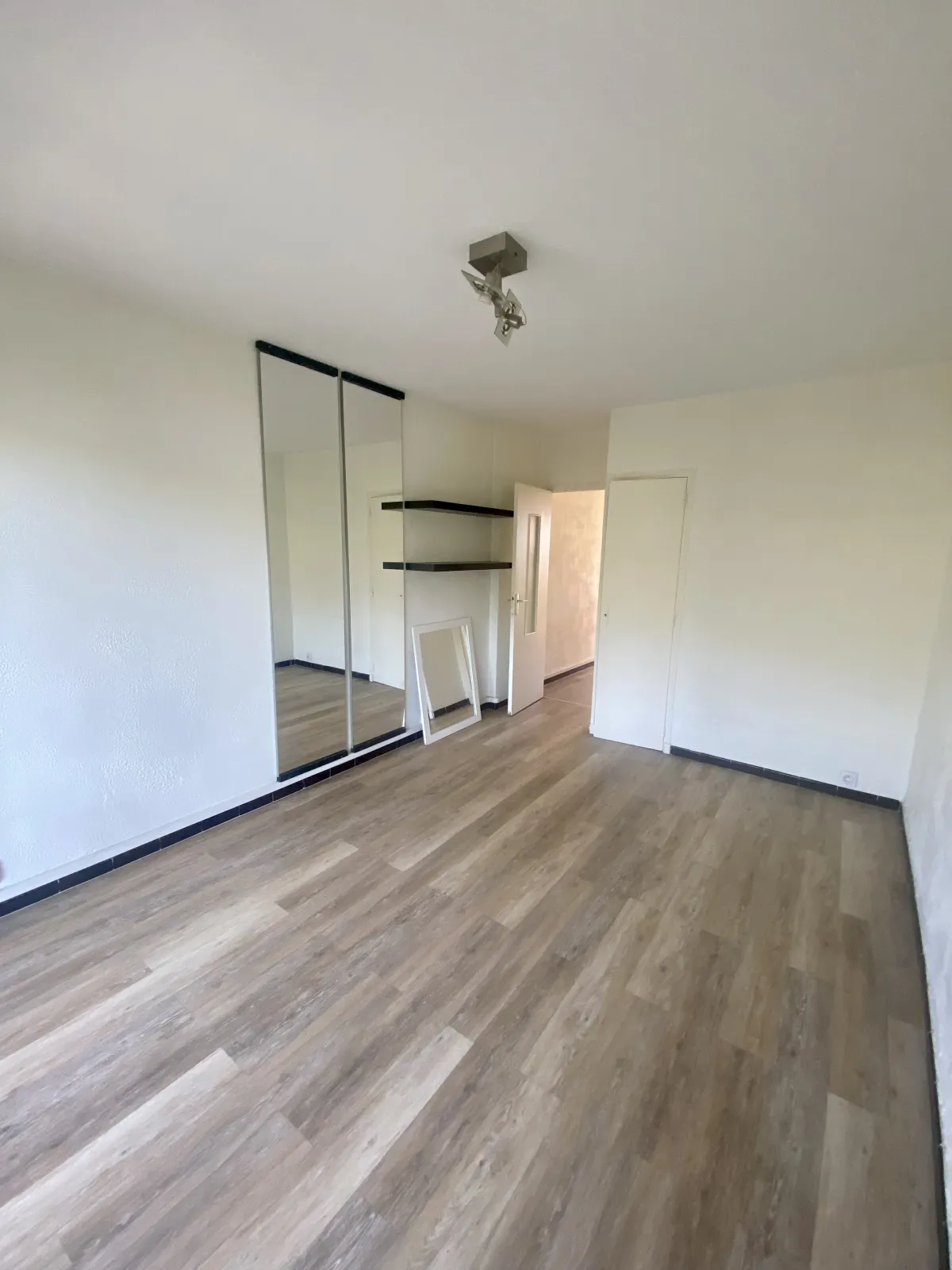 Location Toulon Appartement 68e94e4aea0b3