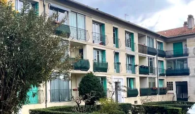 miniatureLocation Aix-en-Provence Appartement 68ed3cf684f12