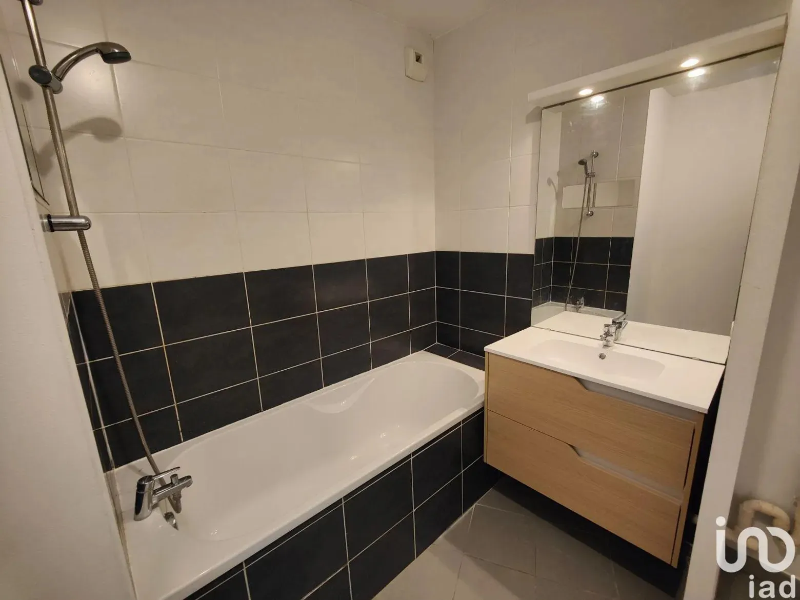 Location Marseille Appartement 68f2021f4f2b3