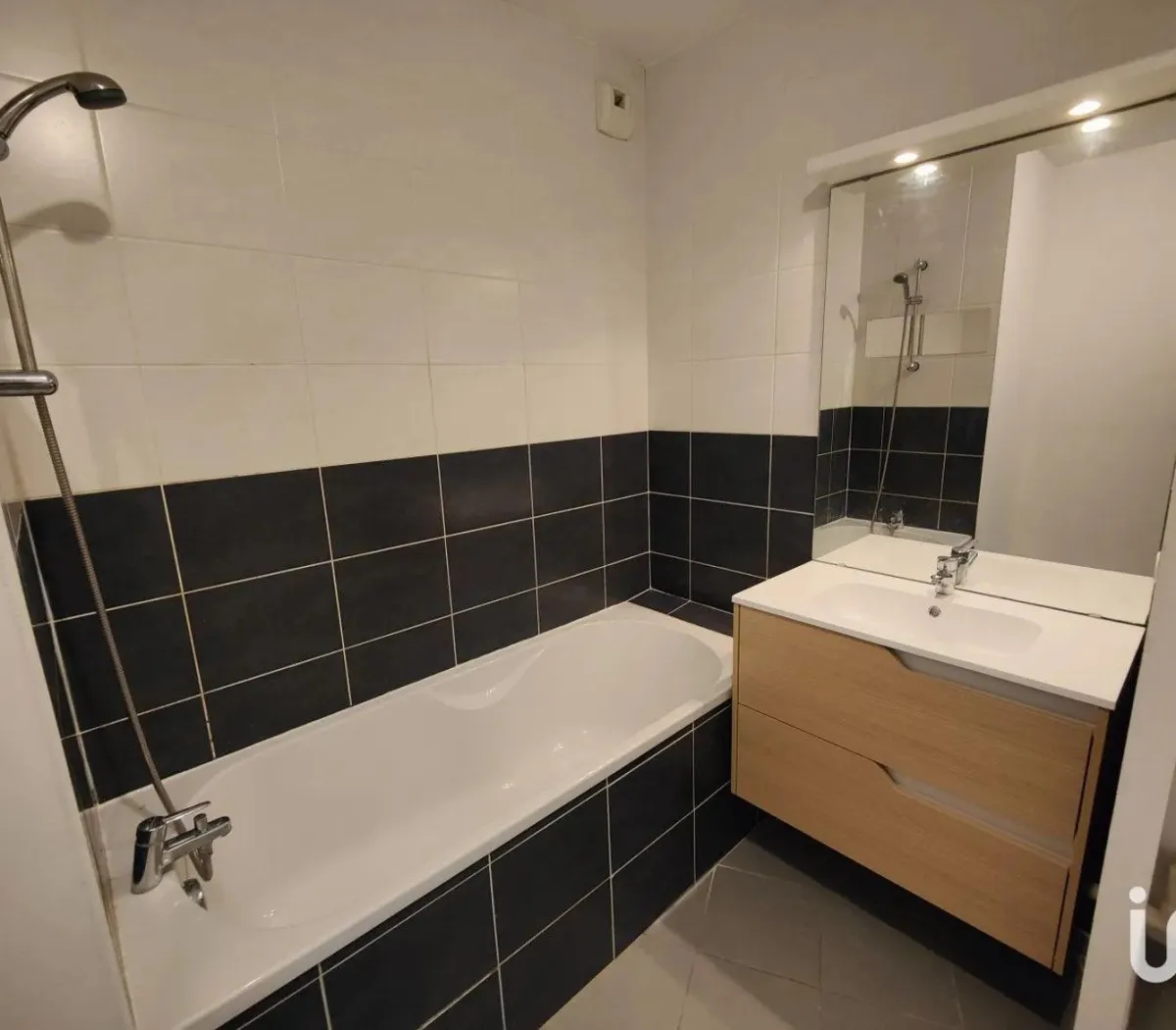 Location Marseille Appartement 68f2021f4f2b