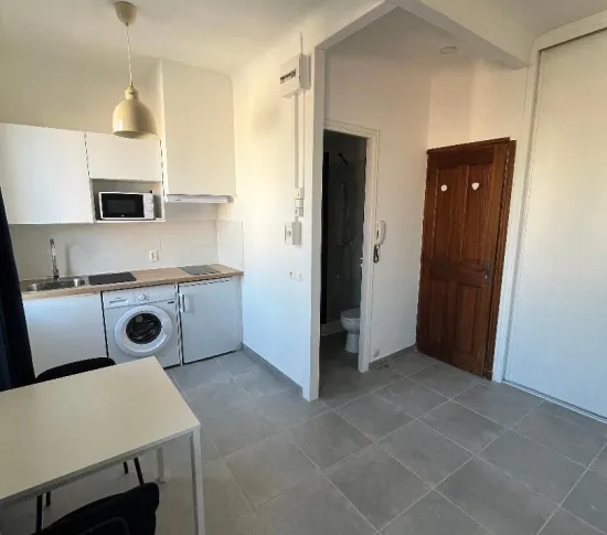 Location Aix-en-Provence Appartement 68f239e945593