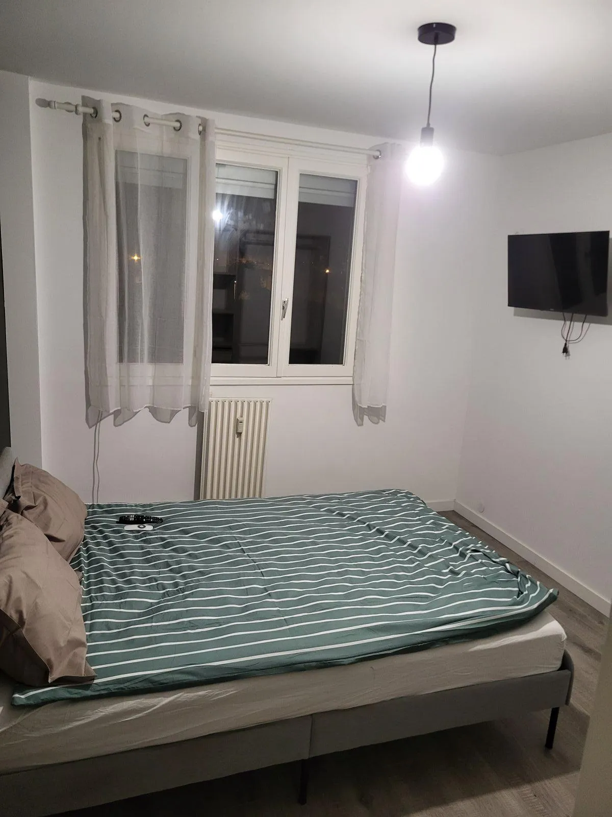 Location Décines-Charpieu Chambre 68f580c710be2