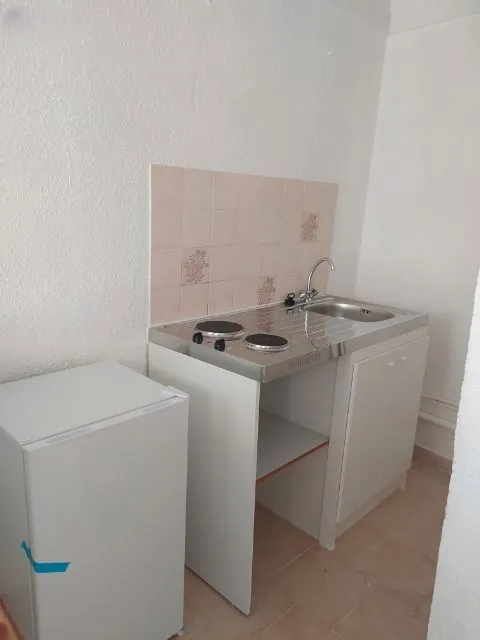 Location Toulon Appartement 68f640ff68101
