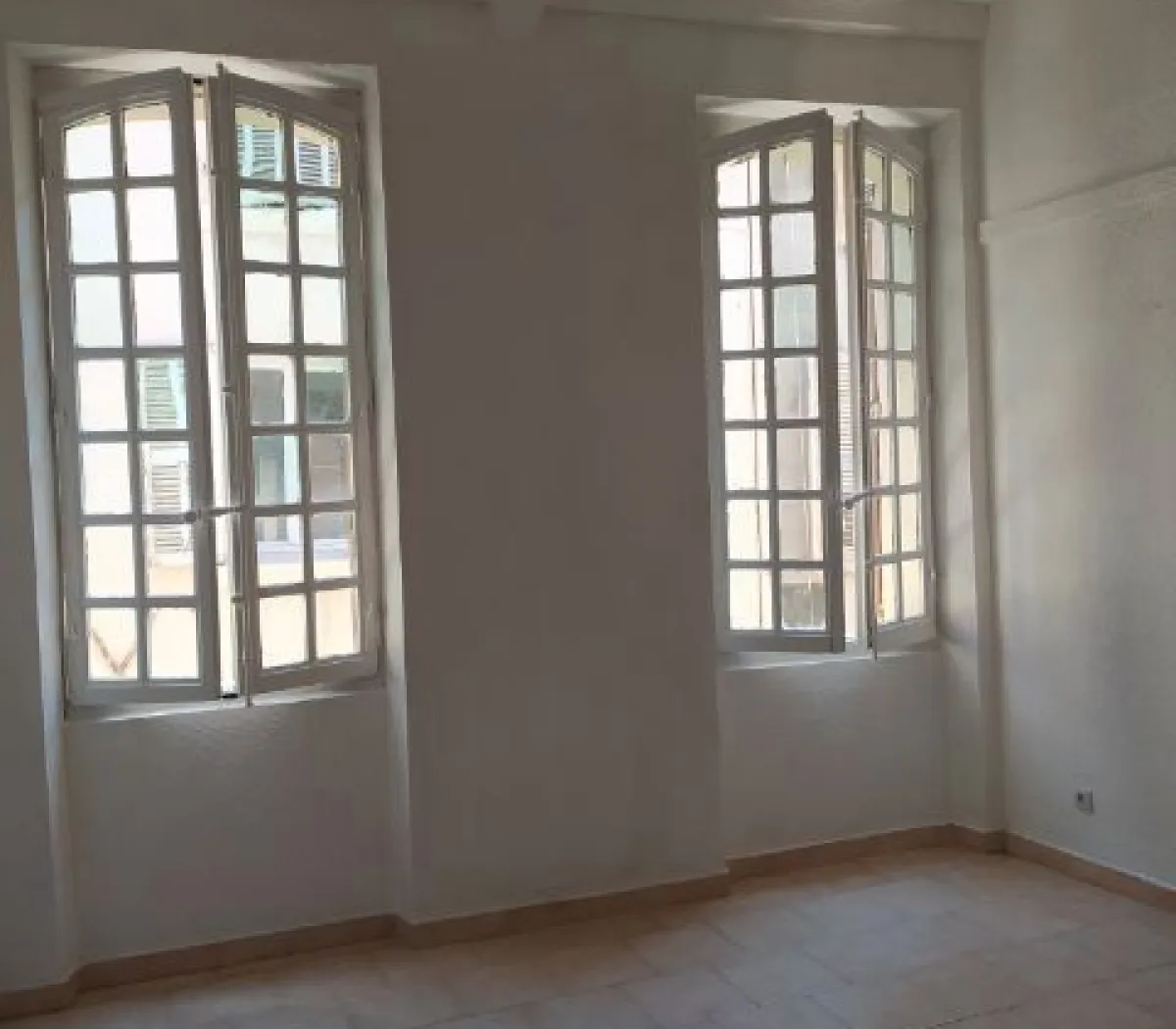 Location Toulon Appartement 68f640ff6810