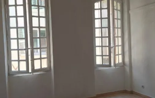 Location Toulon Appartement 68f640ff6810