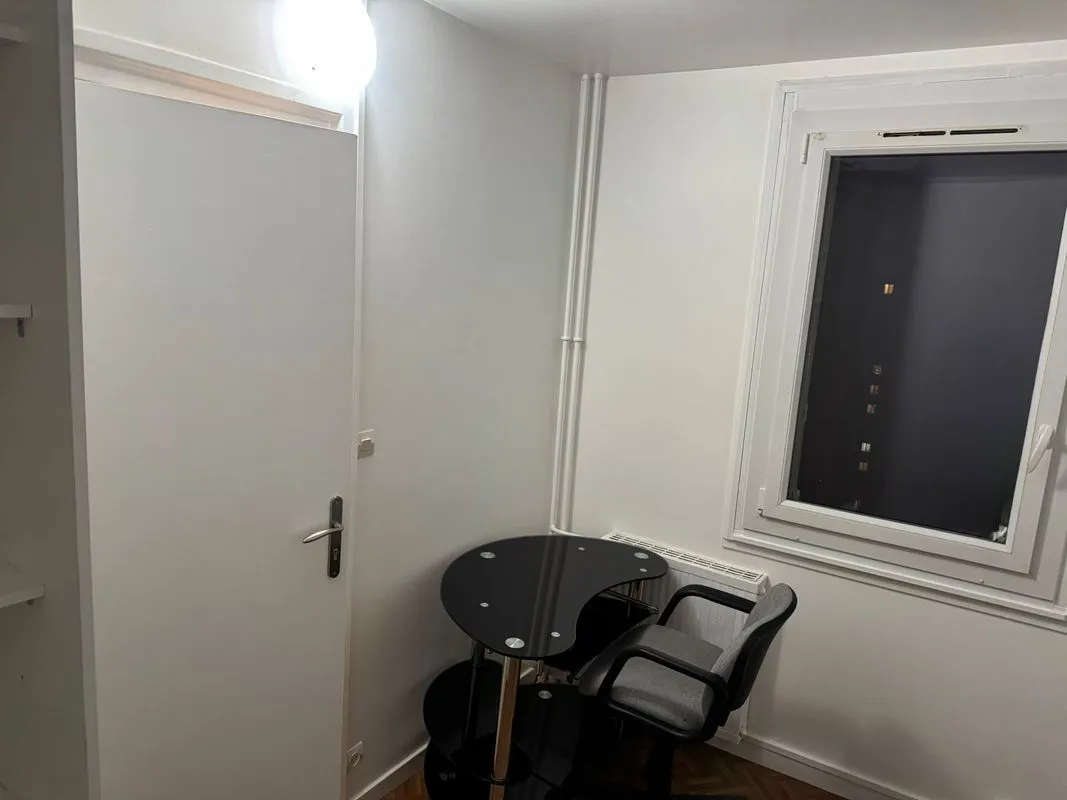 Location Évry-Courcouronnes Chambre 68f756df42343