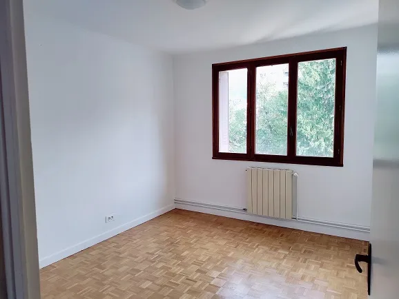 Location Saint-Égrève Appartement 68fcd629da563