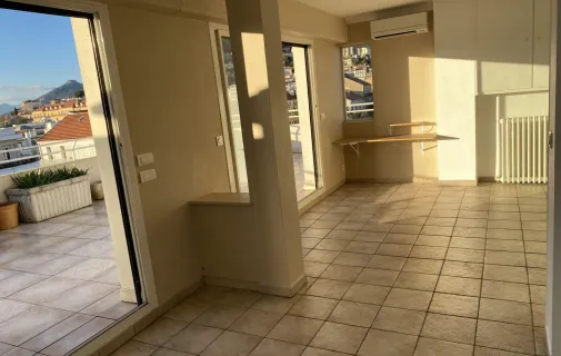 Location Hyères Appartement 6904b766419f