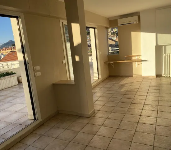 Location Hyères Appartement 6904b766419f