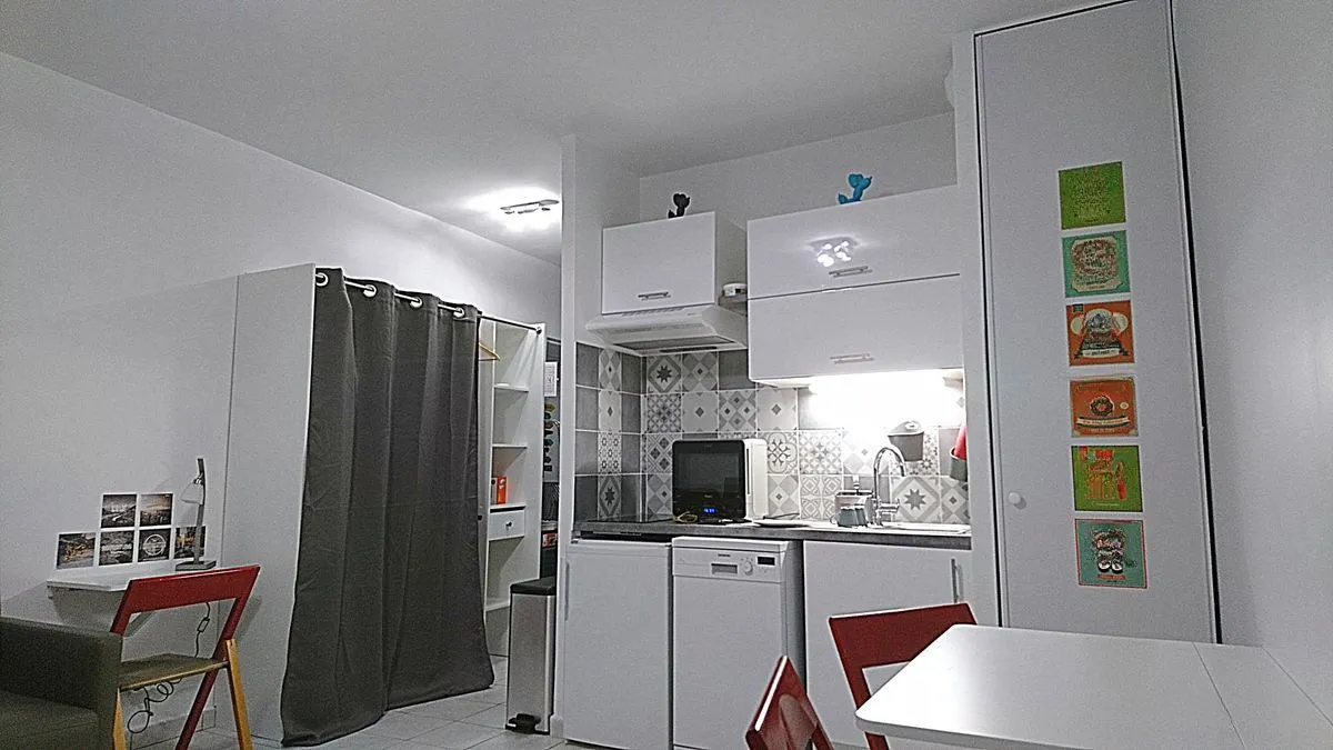 Location Asnières-sur-Seine Appartement 6907957e8d83