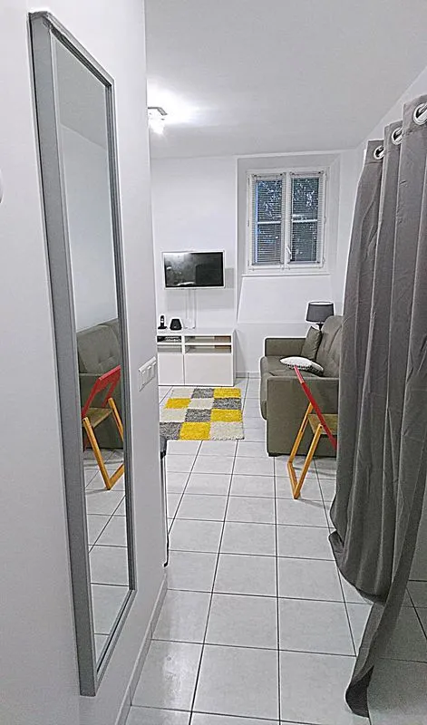 Location Asnières-sur-Seine Appartement 6907957e8d83