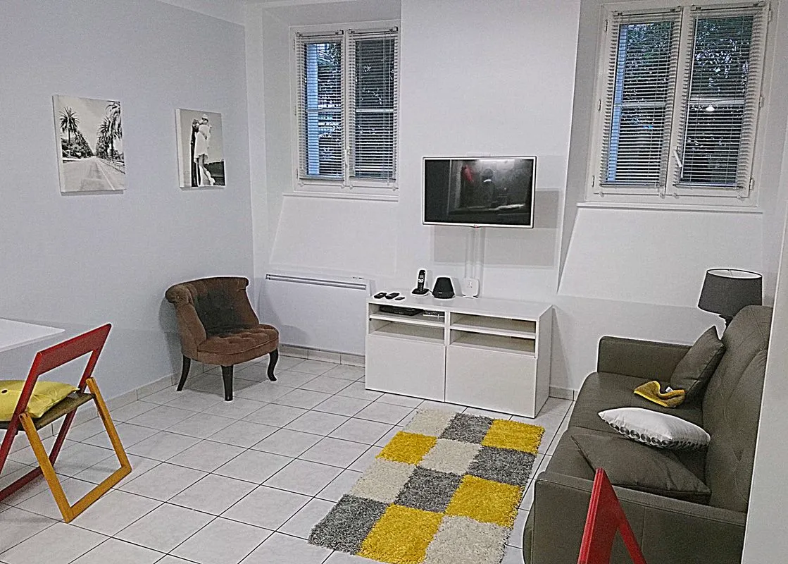 Location Asnières-sur-Seine Appartement 6907957e8d83