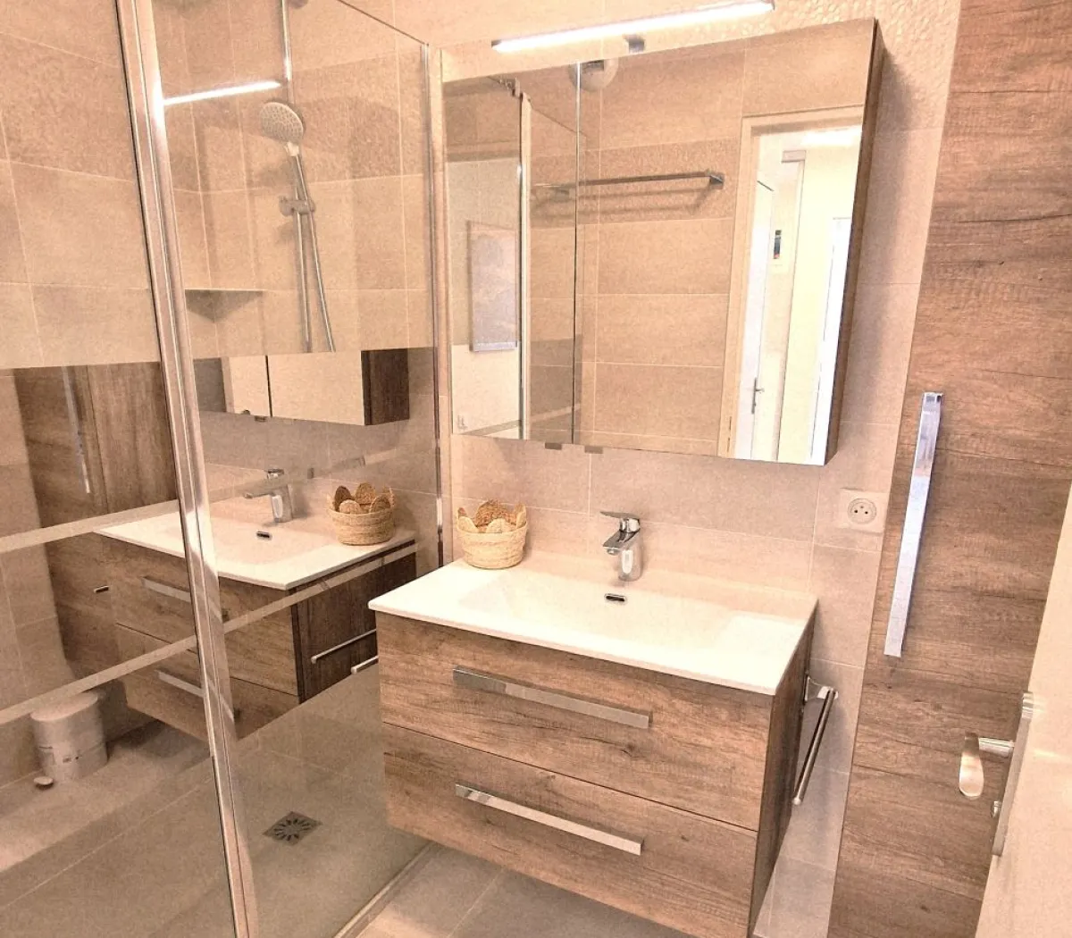 Location Fréjus Appartement 690f10a75e01