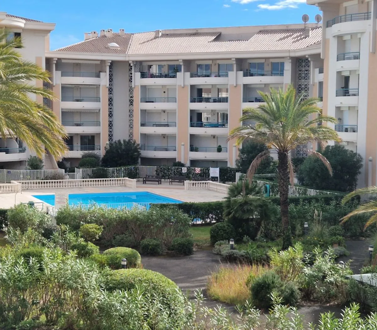 Location Fréjus Appartement 690f10a75e01