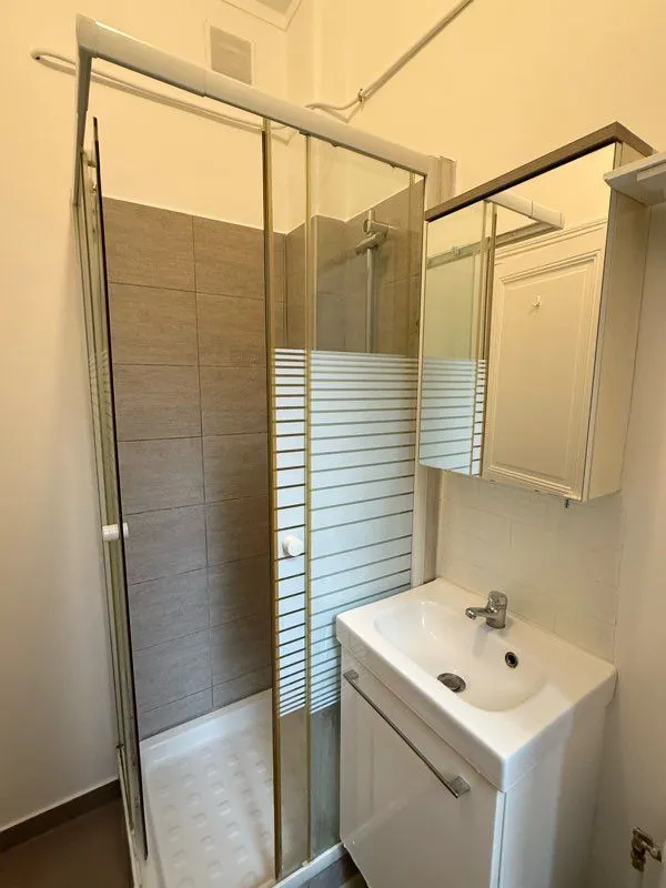 Location Paris Appartement 690f16e3be4e