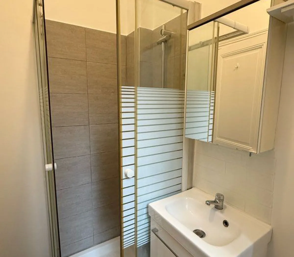 Location Paris Appartement 690f16e3be4e