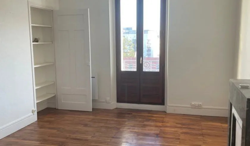 Location Grenoble Appartement 6913f37e84e0