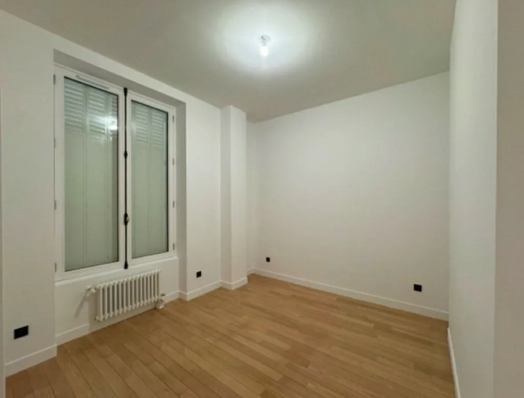Location Paris Appartement 6914b9a3b0de