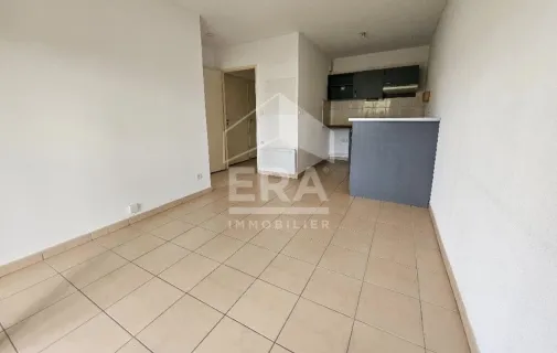 Location Gond-Pontouvre Appartement 691794bee4ed