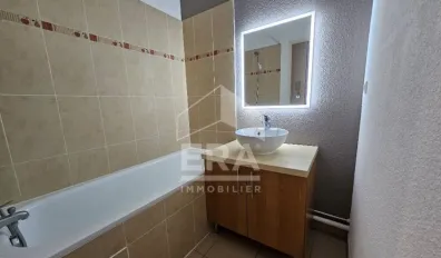 Location Gond-Pontouvre Appartement 691794bee4ed