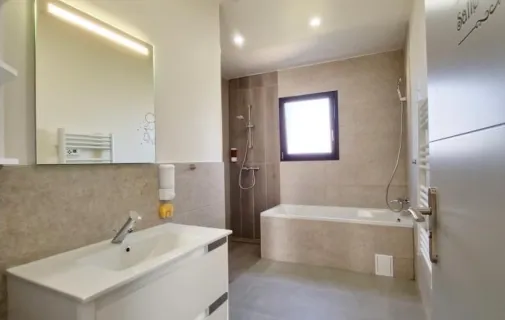 Location Vénissieux Chambre 691b0c8640f1