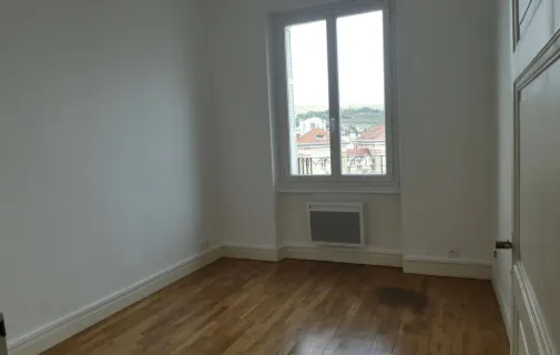 Location Clermont-Ferrand Appartement 691da328f2a1