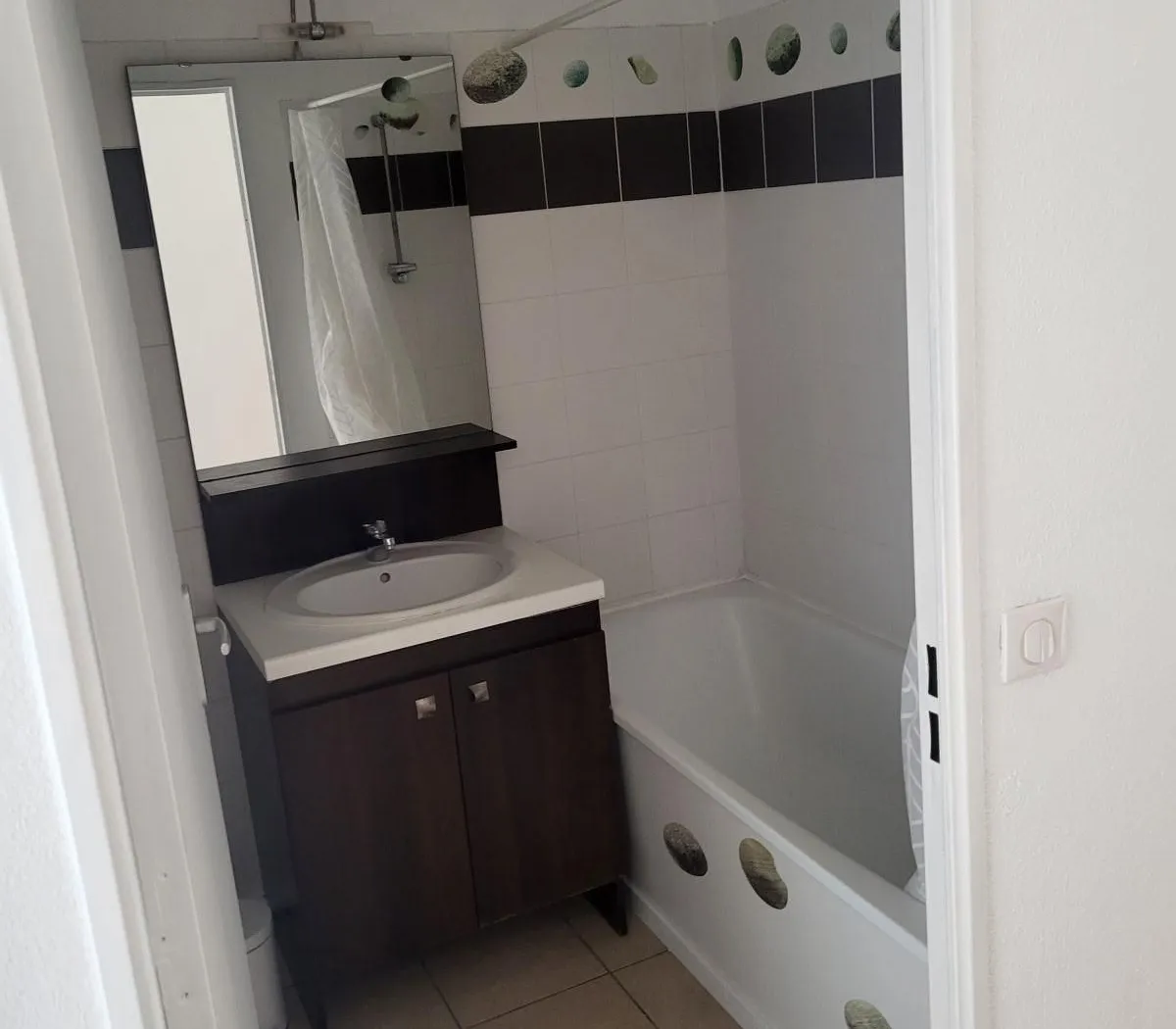 Location Lunel Appartement 691ef72325f4