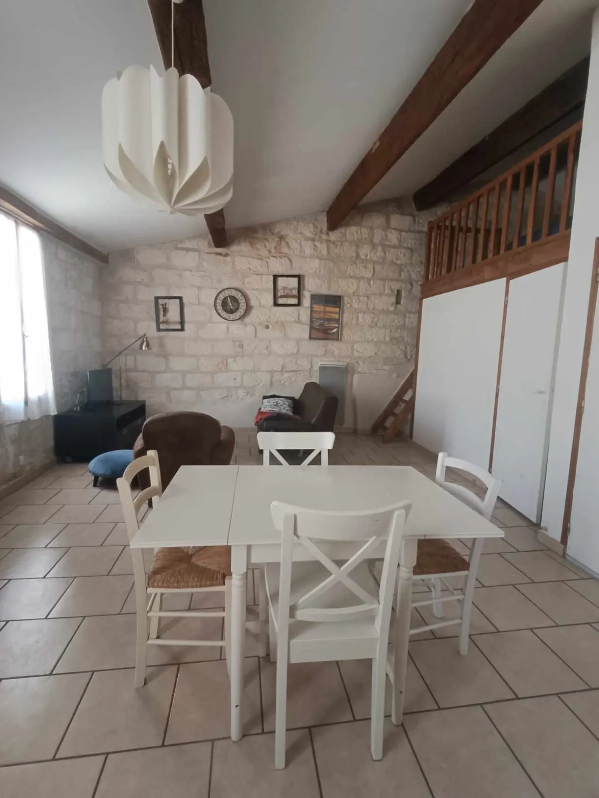 Location Aigues-Mortes Appartement 691f17b38de3