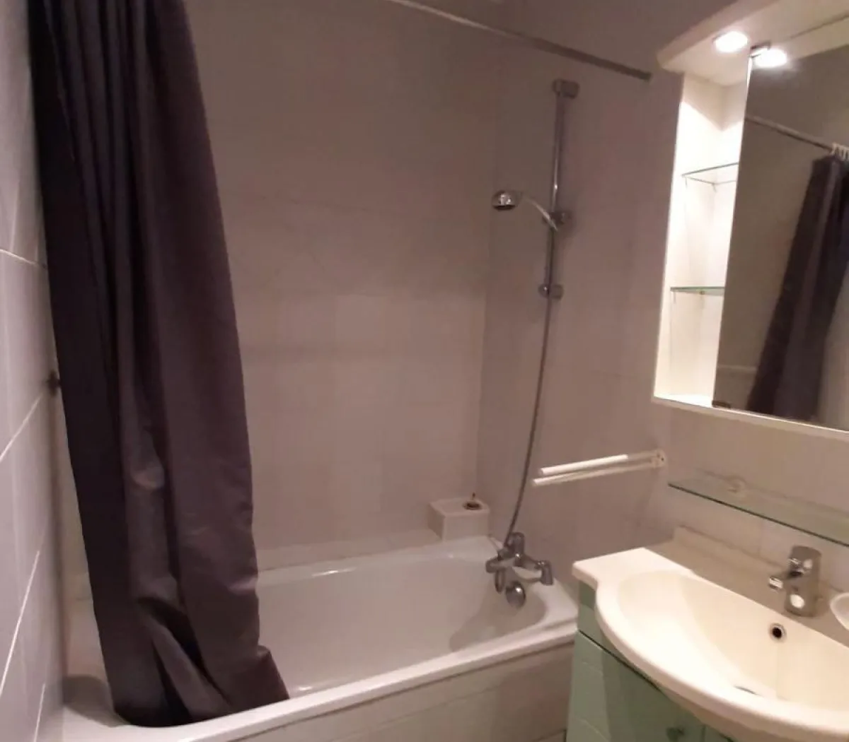 Location Grenoble Chambre 69248bfe20f8