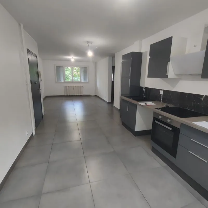 Location Villeurbanne Appartement 69258cb2c8b4