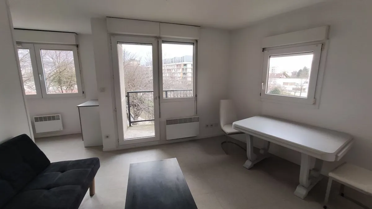 Location Grenoble Appartement 69259a82b4e3