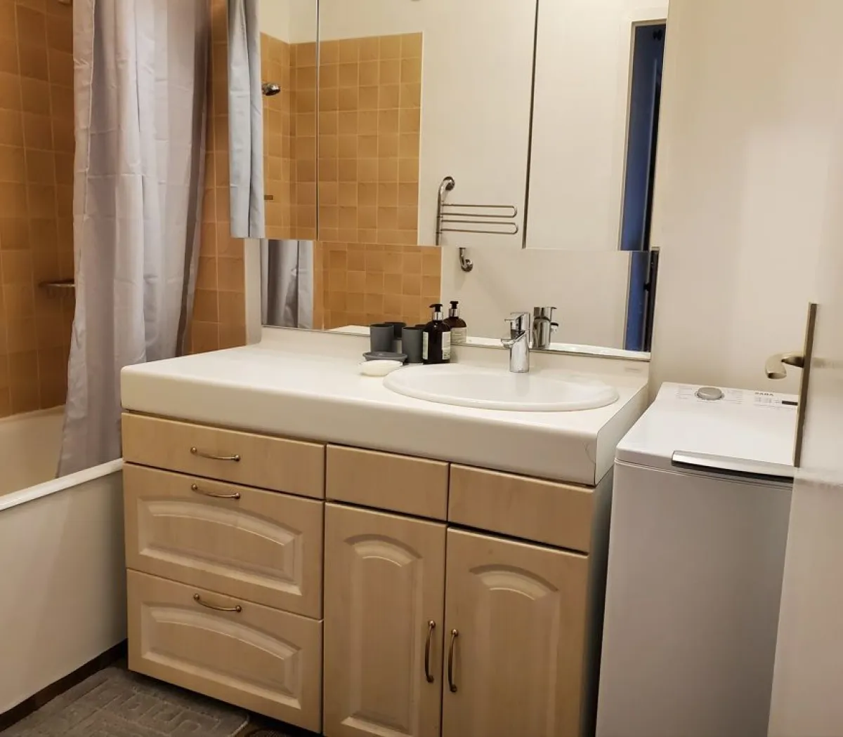 Location Clichy Appartement 692a483892e6