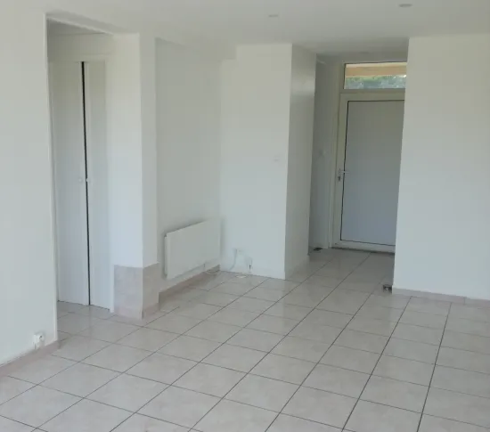 Location Nîmes Appartement 6933406a272e