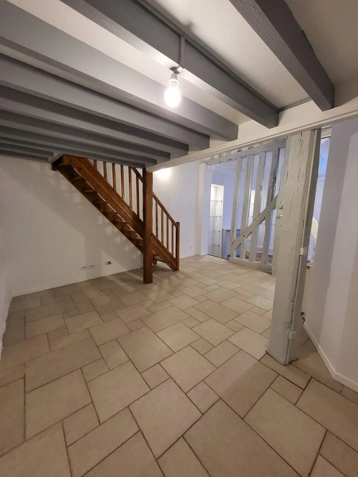 Location Auxerre Appartement 6938a19421b23