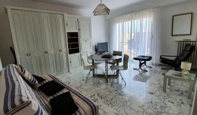 miniatureLocation Nice Appartement 693fcee835ea2