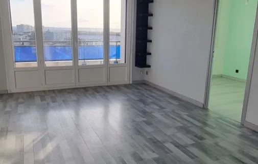 Location Saint-Priest Appartement 69465b50015e