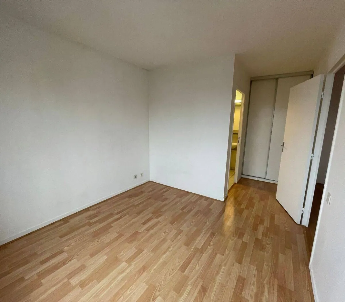 Location Montigny-le-Bretonneux Appartement 69491c7178aa