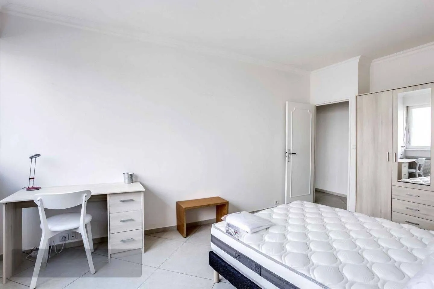 Location Courbevoie Chambre 69492f30480f6