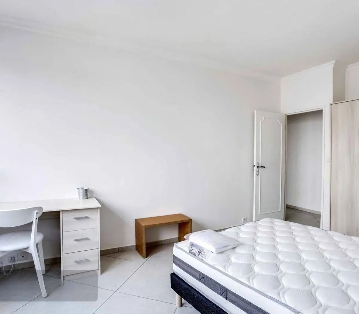 Location Courbevoie Chambre 69492f30480f